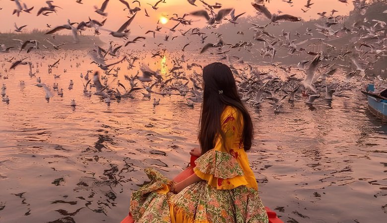 Pose for Instagram Pictures: A Guide for Women and Girls