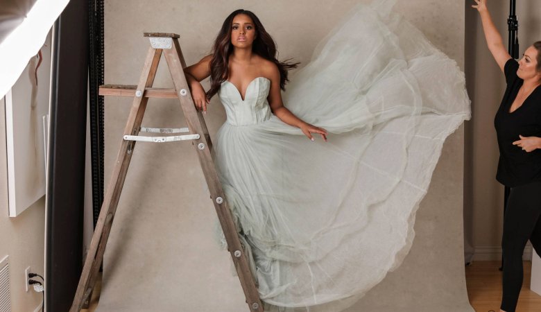 How Can I Pose to Make My Long Frock Look More Flowing in Photos?