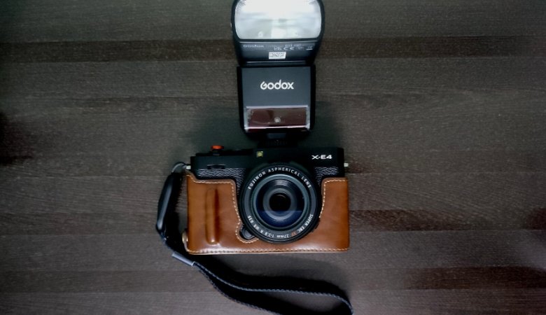 What Are the Benefits of Using a Detachable Camera Flash?